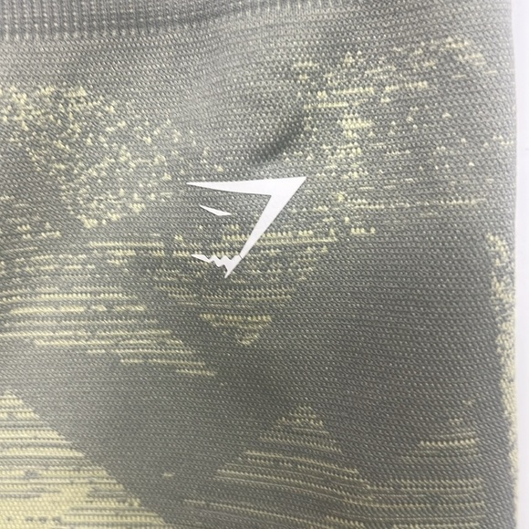150. Gymshark Adapt Ombre Seamless Shorts Triangle | Taupe Grey Print, 5” inseam - Picture 6 of 10